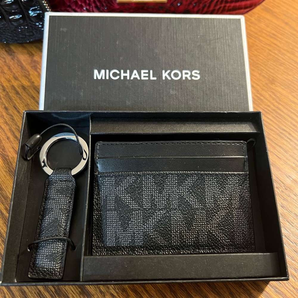 Michael Kors Black Noir Signature Card Holder & Keychain-NEW-Giftable Boxed Set
